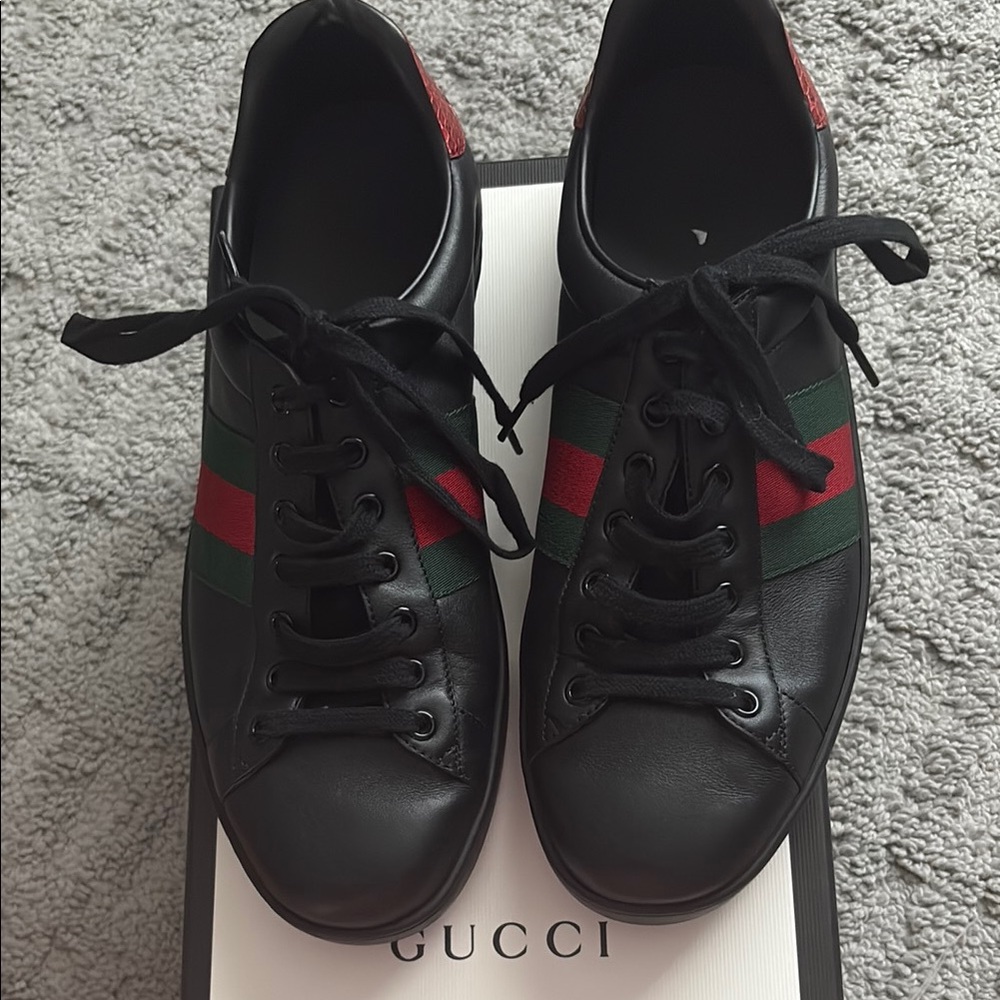Gucci Men's Black Leather Sneakers with Red and Green Stripes - Picture 3 of 4